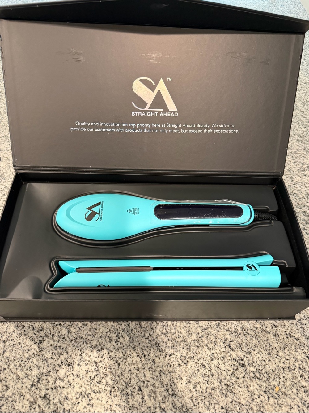 STRAIGHT AHEAD Bionic Essentials Duo Flat Iron & Straightener Brush Blue NEW